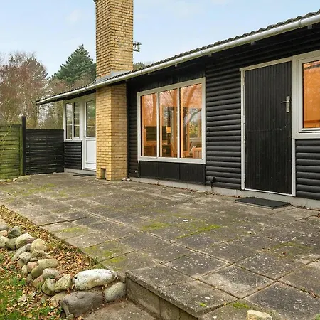 Nice In With 2 Bedrooms Holiday home