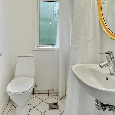 Nice In With 2 Bedrooms *
